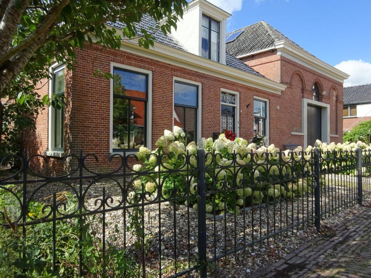 D' Ald Skoalle - Sfeervol Appartement In Oude School. Wijtgaard Exterior foto