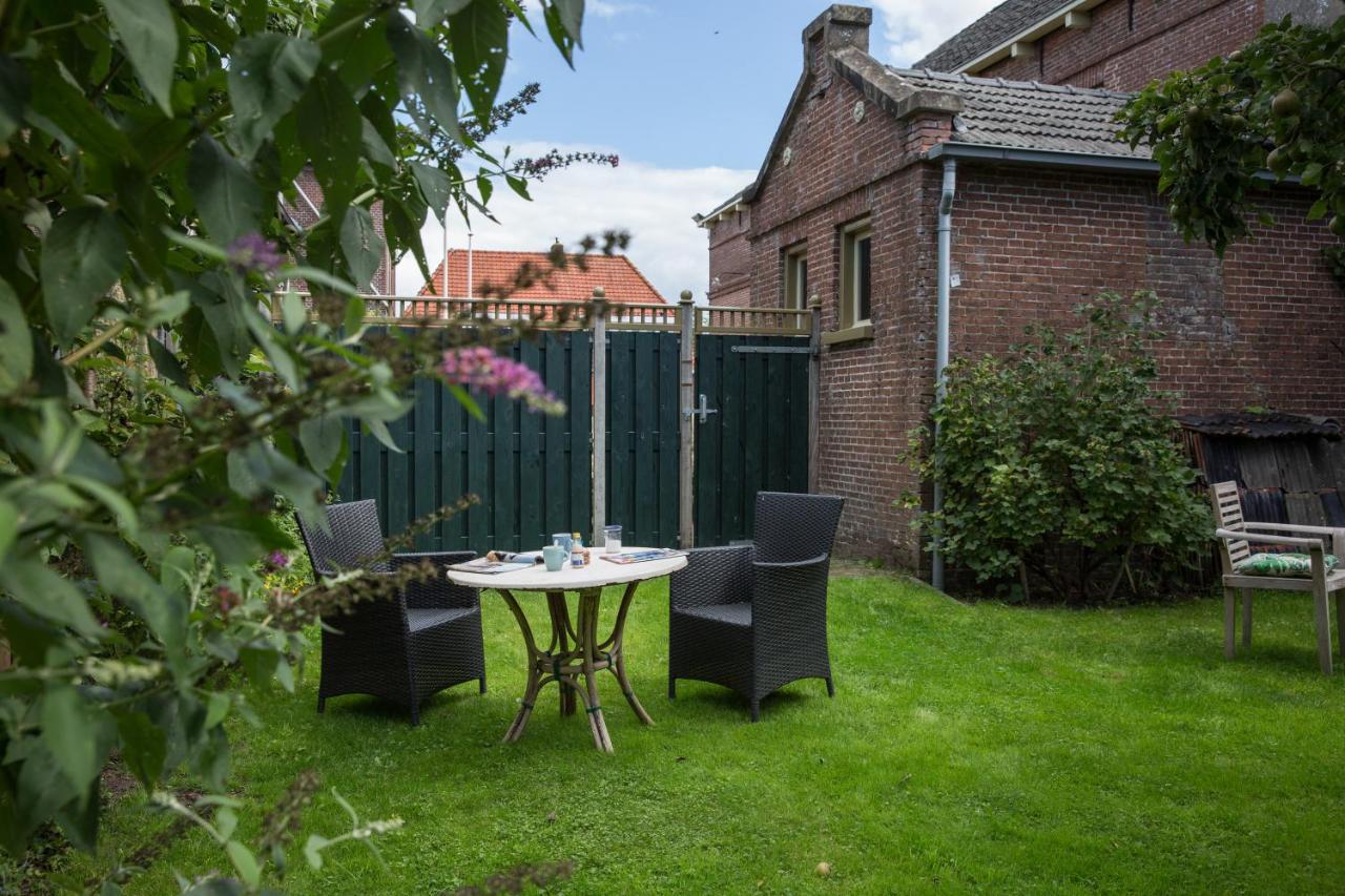 D' Ald Skoalle - Sfeervol Appartement In Oude School. Wijtgaard Exterior foto