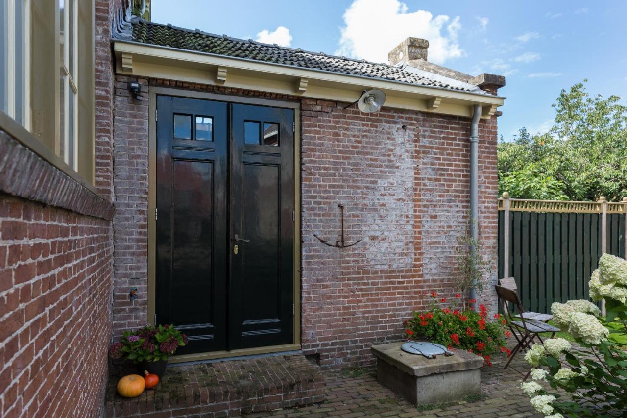 D' Ald Skoalle - Sfeervol Appartement In Oude School. Wijtgaard Exterior foto
