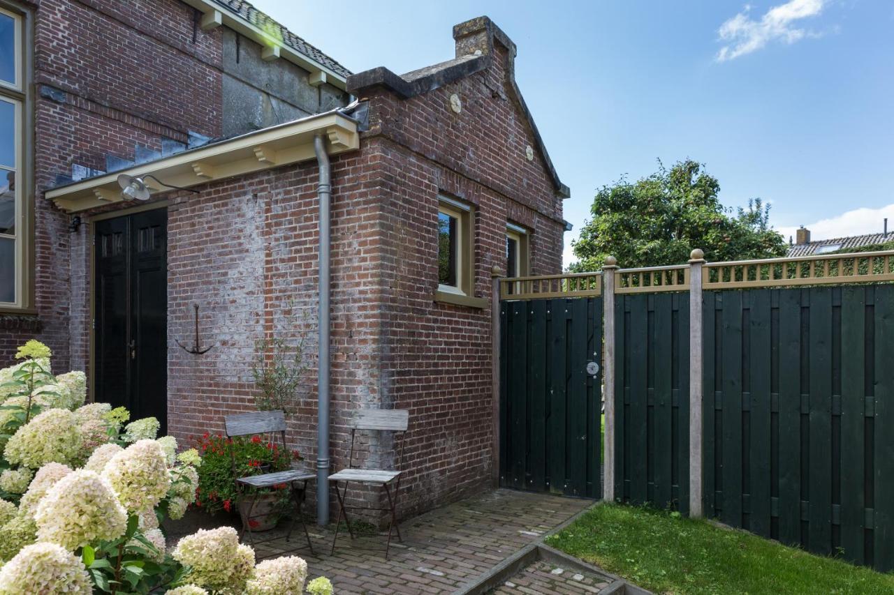D' Ald Skoalle - Sfeervol Appartement In Oude School. Wijtgaard Exterior foto